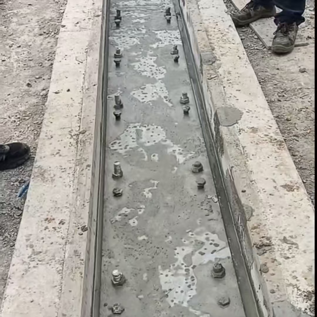 红桥港口码头起重机龙门吊重型机械设备稳固用早强快凝轨道胶泥